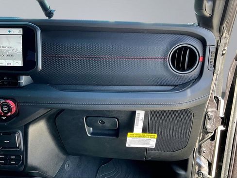 Certified 2025 Jeep Wrangler Unlimited Rubicon w/ Convenience Group image 17