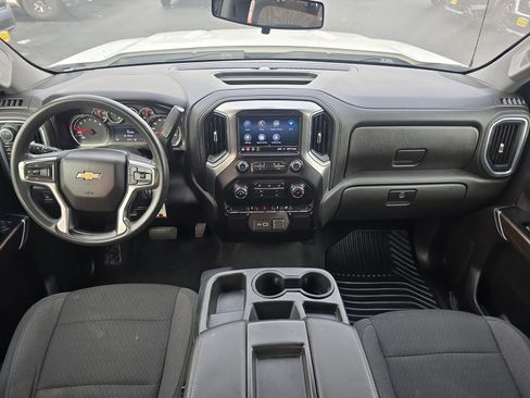 Used 2020 Chevrolet Silverado 1500 LT image 40