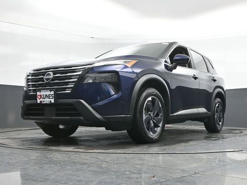 Used 2025 Nissan Rogue SV image 45