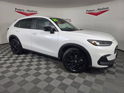 Certified 2025 Honda HR-V Sport image 1