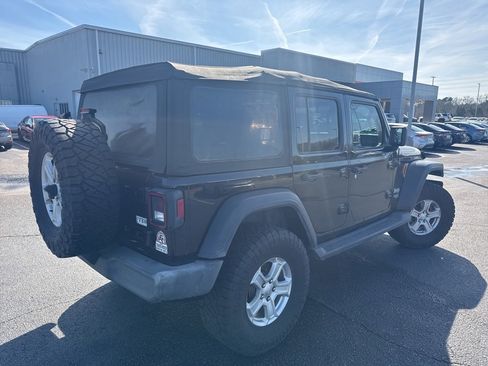 Used 2018 Jeep Wrangler Unlimited Sport S image 5