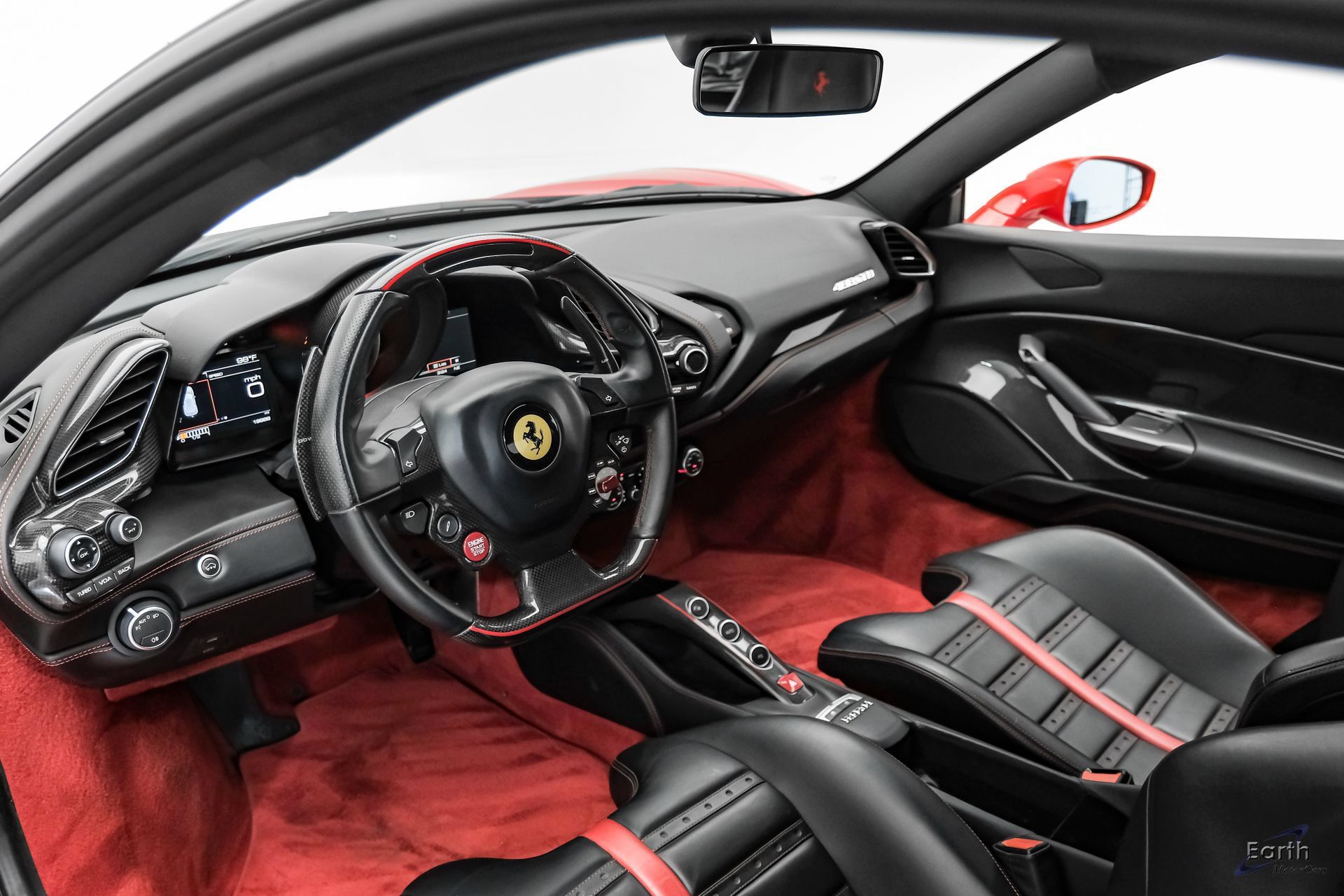 Used 2017 Ferrari 488 GTB RWD image 3