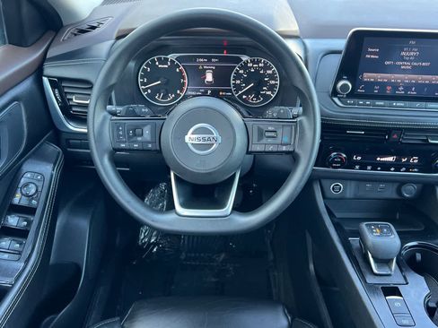 Used 2021 Nissan Rogue SV AWD/4WD image 16