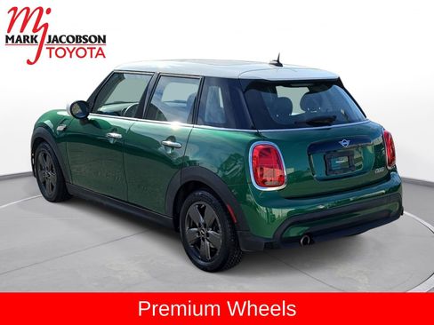 Used 2022 MINI Cooper 4-Door Hardtop image 11