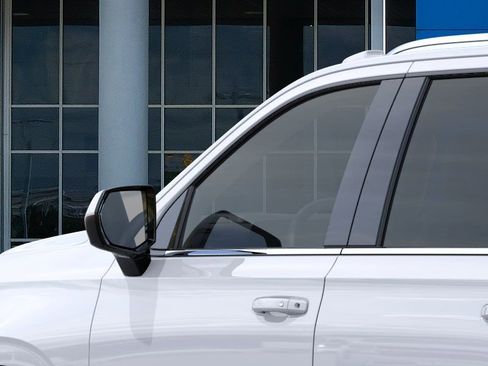 New 2026 Chevrolet Suburban LS RWD image 12