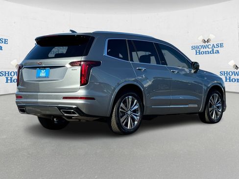 Used 2025 Cadillac XT6 Premium Luxury image 8