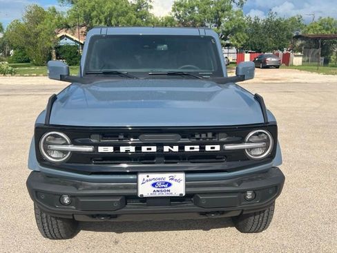 New 2025 Ford Bronco Outer Banks image 2