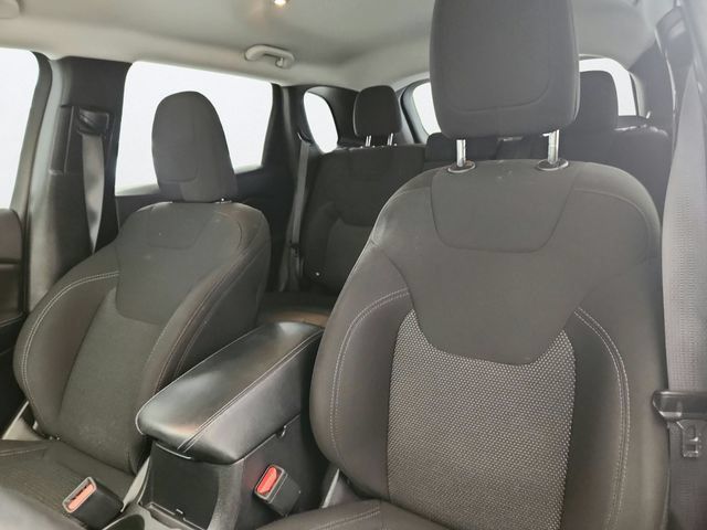 Used 2019 Jeep Cherokee Latitude w/ Popular Appearance Group FWD image 10