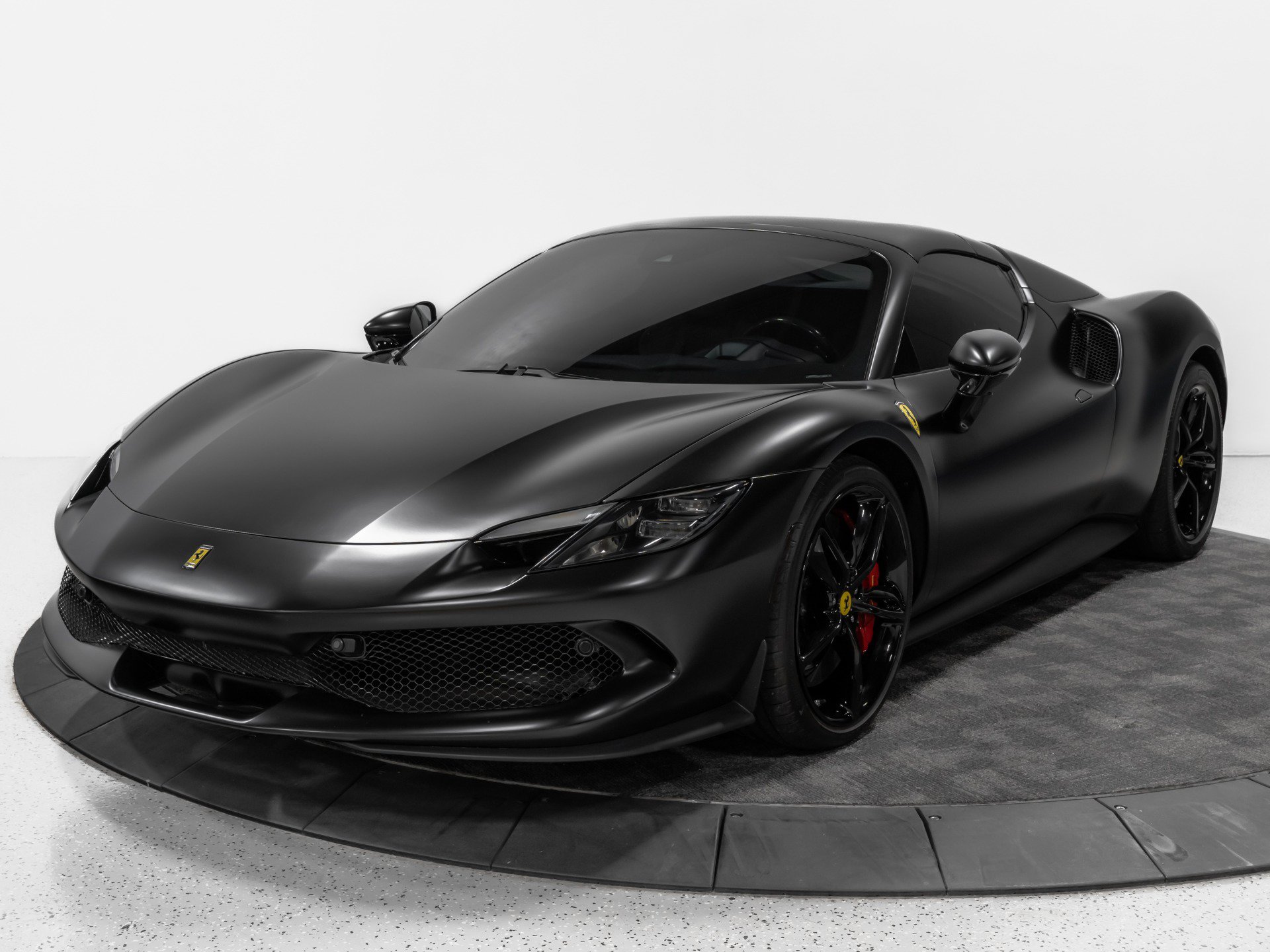 Used 2023 Ferrari 296 GTS RWD image 15