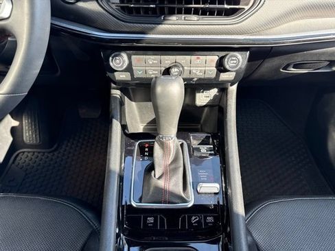 Used 2023 Jeep Compass Trailhawk w/ Trailhawk Elite Group AWD/4WD image 16