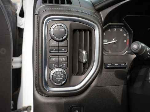 Used 2020 GMC Sierra 1500 Denali w/ Denali Premium Package image 17