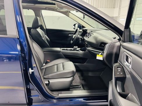 New 2026 Nissan Rogue SV image 32