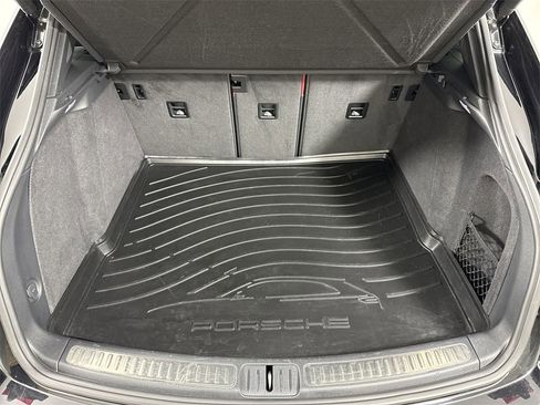 Certified 2022 Porsche Macan S image 21