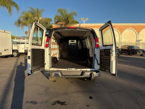 Used 2024 Chevrolet Express 2500 w/ Driver Convenience Package image 18