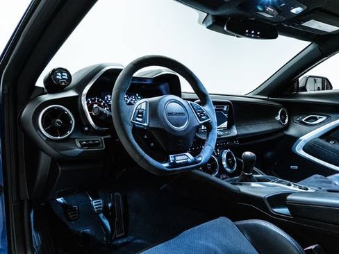 Used 2018 Chevrolet Camaro ZL1 RWD image 23