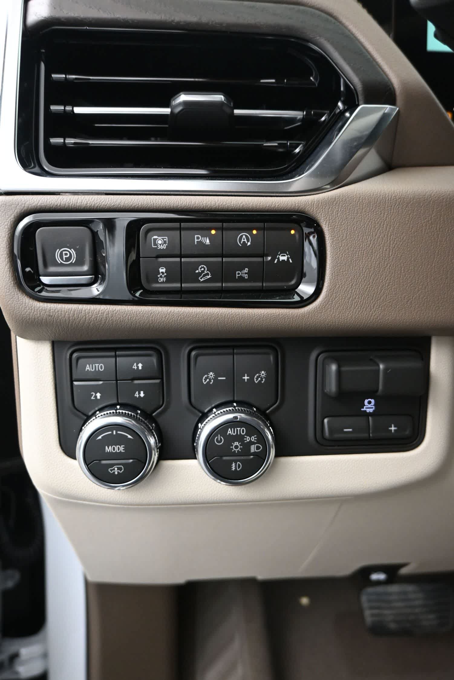 New 2027 GMC Yukon Denali w/ Denali Reserve Package AWD/4WD image 24