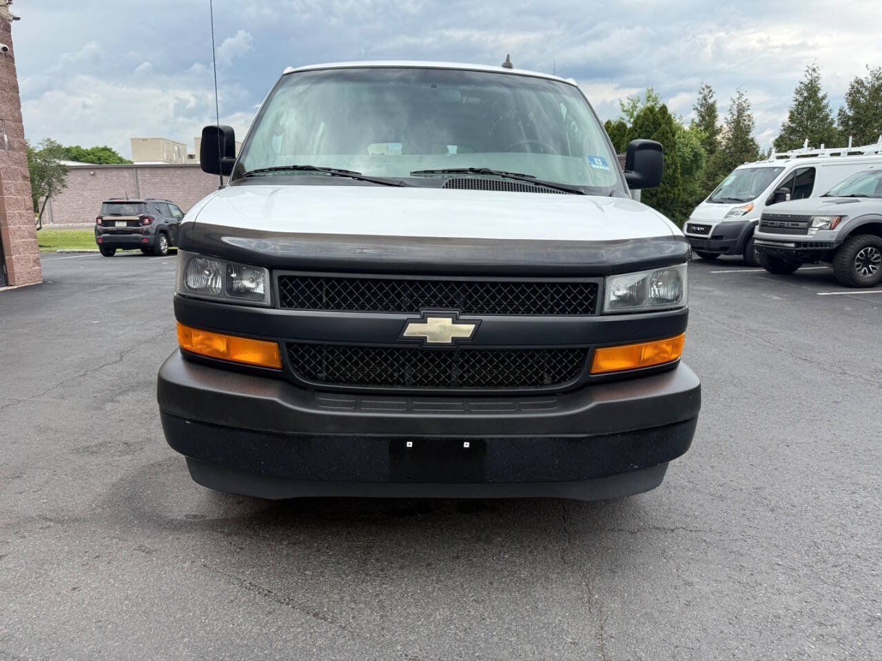 Used 2018 Chevrolet Express 2500 RWD image 6