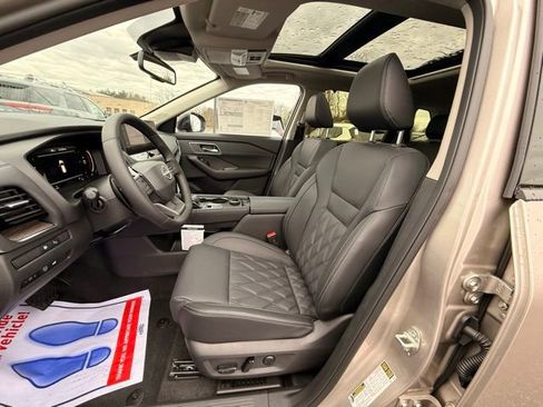 New 2026 Nissan Rogue Platinum w/ Platinum Premium Package image 12