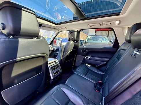 Used 2018 Land Rover Range Rover Sport HSE image 37