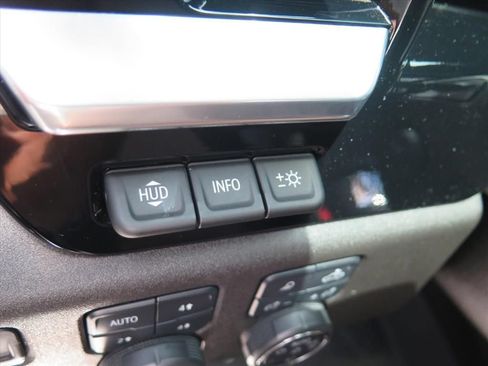 Used 2024 Chevrolet Silverado 1500 High Country w/ Technology Package AWD/4WD image 14