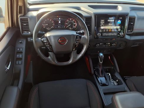 Used 2024 Nissan Frontier PRO-4X w/ Technology Package image 12