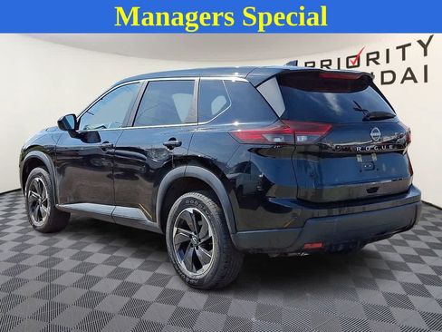 Used 2025 Nissan Rogue SV FWD image 6