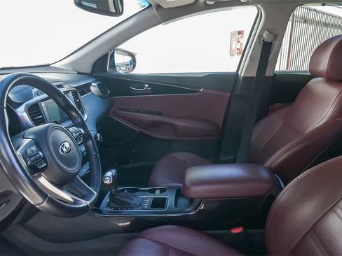 Used 2018 Kia Sorento SX image 17