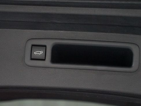 Certified 2024 Toyota Highlander LE FWD image 35