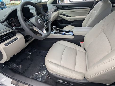 Certified 2025 Nissan Altima 2.5 SL FWD image 10