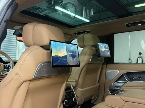 Used 2024 Land Rover Range Rover Autobiography AWD/4WD image 8