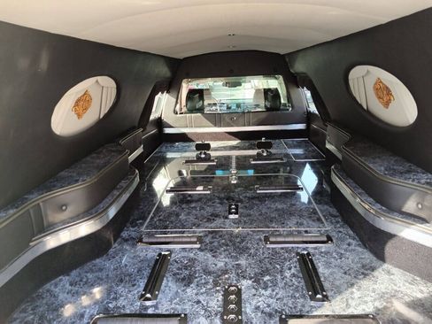 Used 2011 Cadillac DTS Limousine FWD image 10
