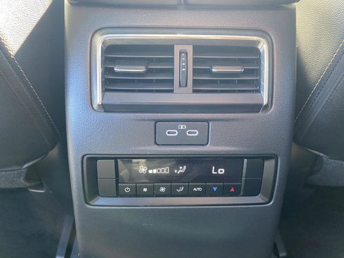 Used 2024 MAZDA CX-90 3.3 Turbo w/ Premium Package image 17