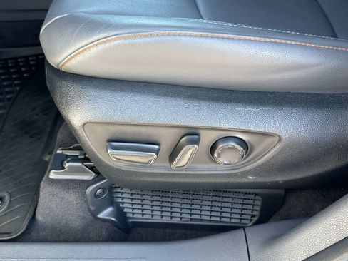 Used 2024 Toyota Sienna XSE FWD image 28
