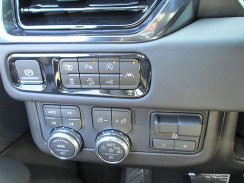 New 2026 GMC Yukon AT4 Ultimate image 17