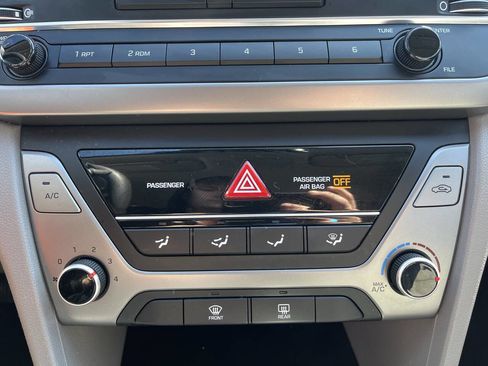 Used 2017 Hyundai Elantra SE w/ Cargo Package image 20