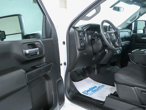 Used 2022 Chevrolet Silverado 2500 Custom w/ Gooseneck/5TH Wheel Package AWD/4WD image 3