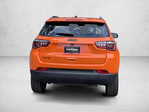 New 2026 Jeep Compass Latitude w/ Sun and Sound Group AWD/4WD image 8