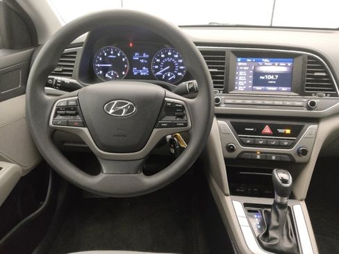 Used 2017 Hyundai Elantra SE image 22