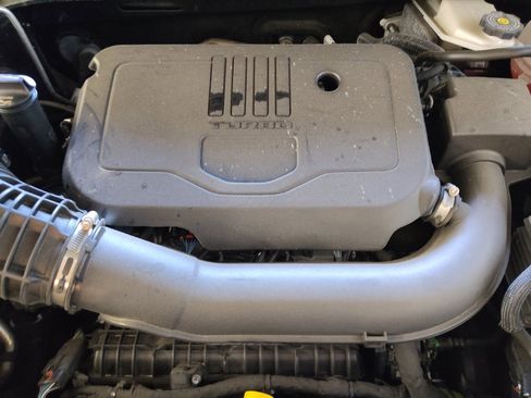 Used 2025 Chevrolet Blazer LT FWD image 30