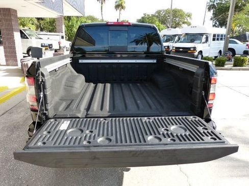 Used 2024 Nissan Frontier SV w/ SV Convenience Package image 13