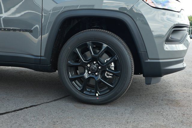 New 2026 Jeep Compass Latitude AWD/4WD image 5