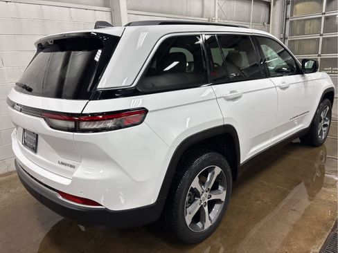 New 2026 Jeep Grand Cherokee Limited AWD/4WD image 3