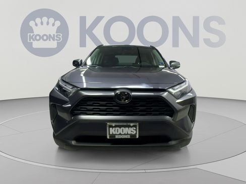 Used 2025 Toyota RAV4 XLE AWD/4WD image 4