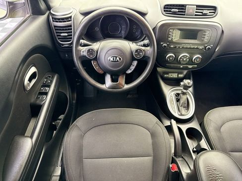 Used 2015 Kia Soul + image 10