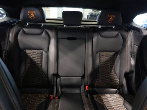 Used 2021 Lamborghini Urus image 35