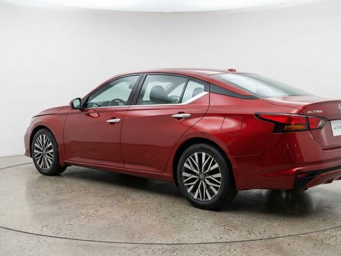 Used 2025 Nissan Altima 2.5 SV image 6