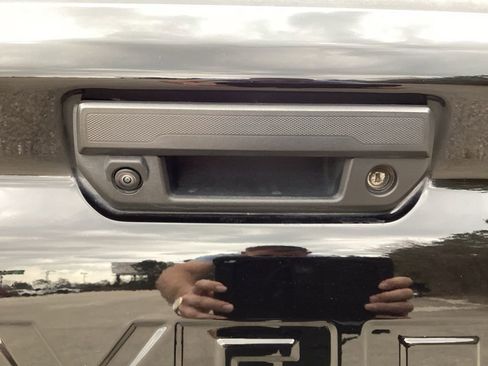 Used 2024 Chevrolet Colorado ZR2 w/ ZR2 Convenience Package III image 14