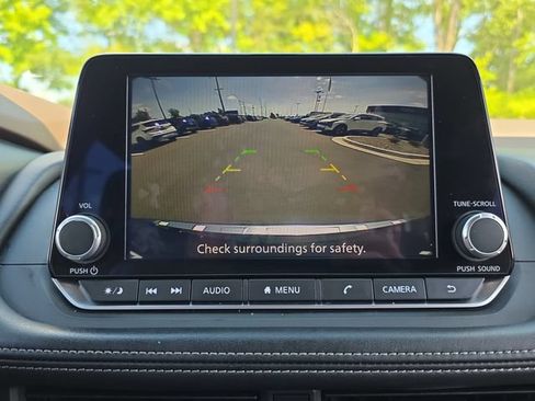 Used 2023 Nissan Rogue SV FWD image 23