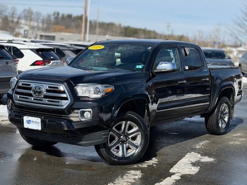 Used 2019 Toyota Tacoma Limited image 1