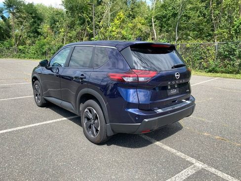Used 2025 Nissan Rogue SV AWD/4WD image 6
